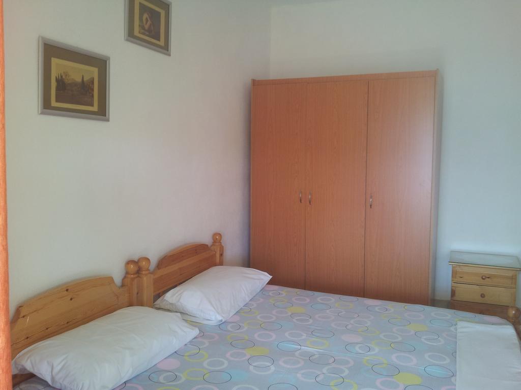 Guest House And Tavern Leo ซารานเดอ ภายนอก รูปภาพ