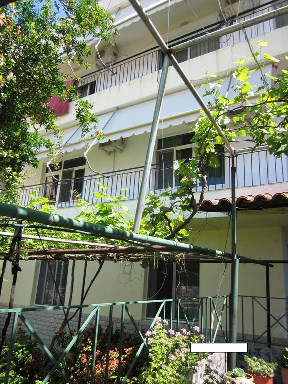 Guest House And Tavern Leo ซารานเดอ ภายนอก รูปภาพ