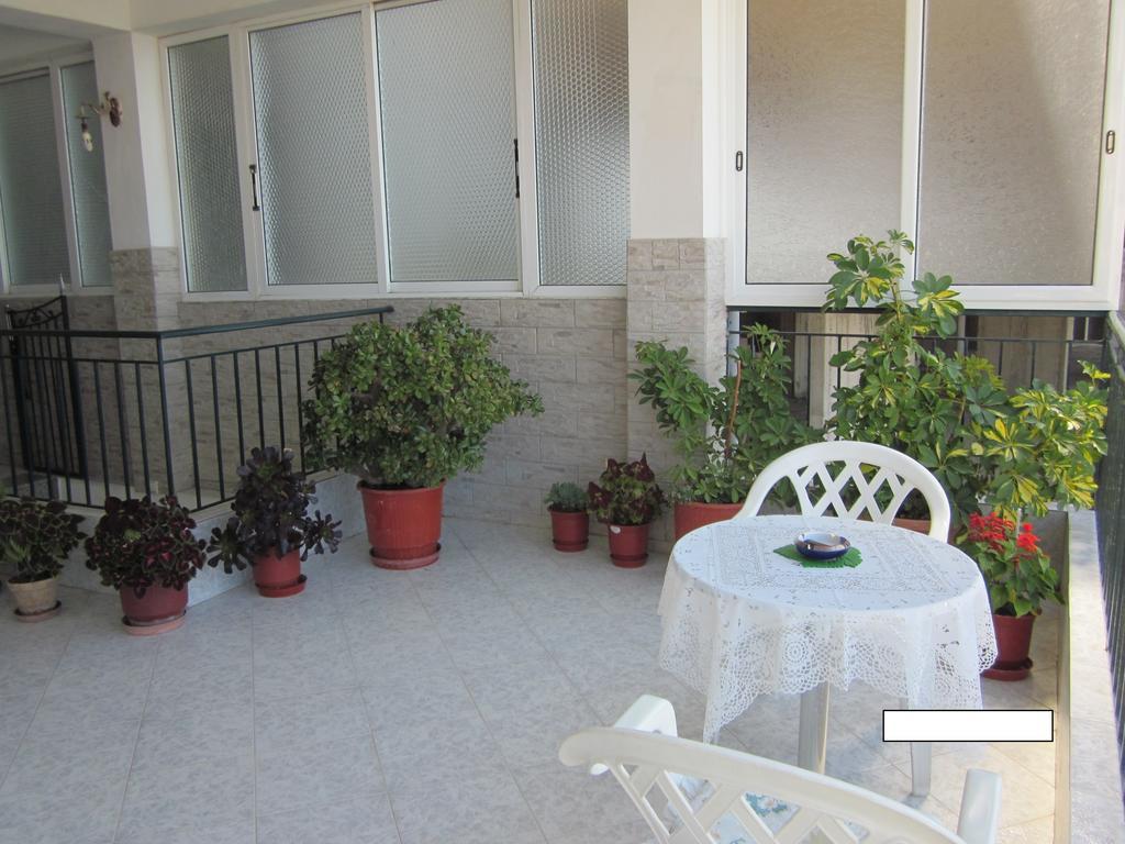 Guest House And Tavern Leo ซารานเดอ ภายนอก รูปภาพ