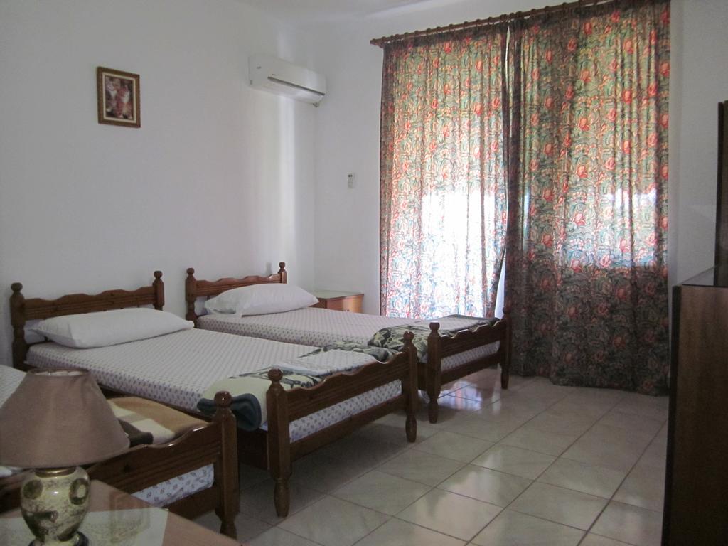 Guest House And Tavern Leo ซารานเดอ ภายนอก รูปภาพ