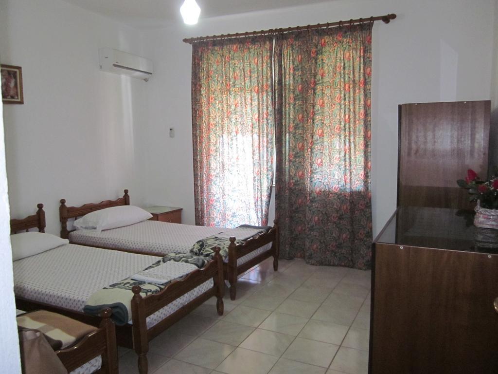 Guest House And Tavern Leo ซารานเดอ ภายนอก รูปภาพ