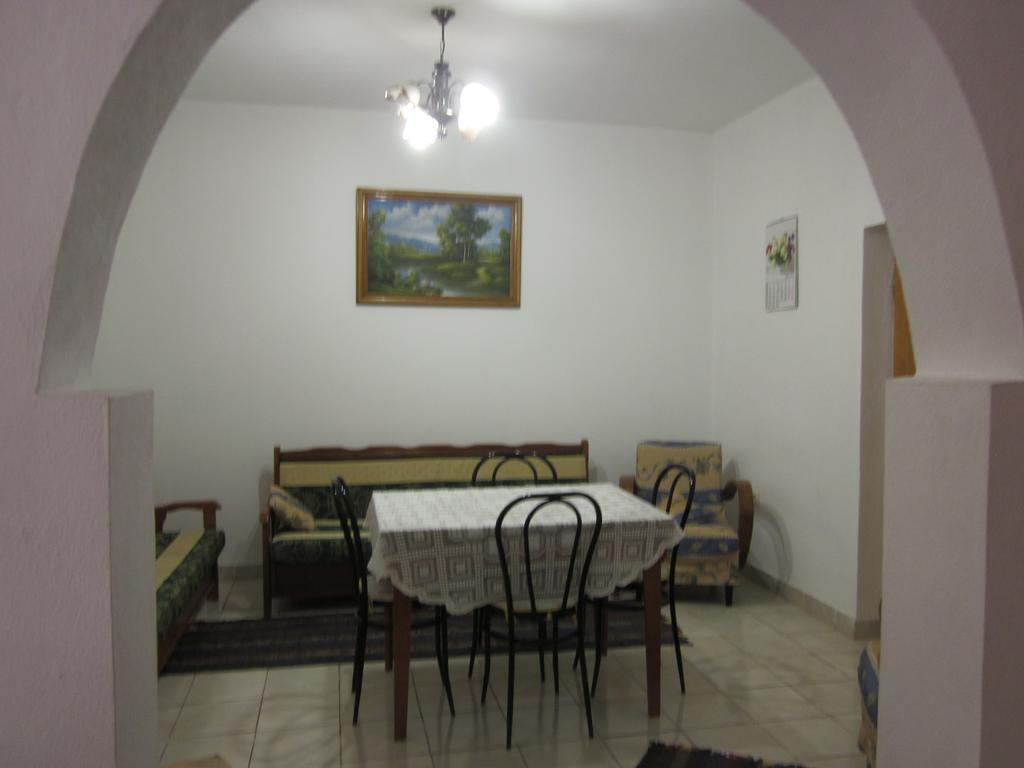 Guest House And Tavern Leo ซารานเดอ ภายนอก รูปภาพ