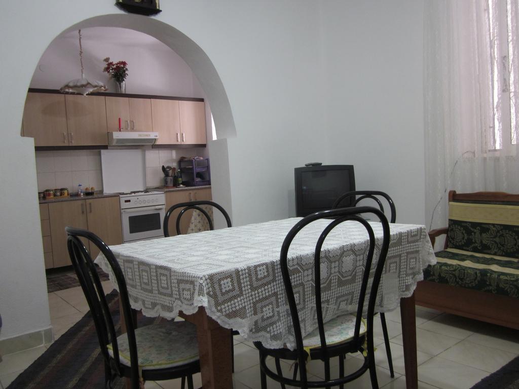 Guest House And Tavern Leo ซารานเดอ ภายนอก รูปภาพ