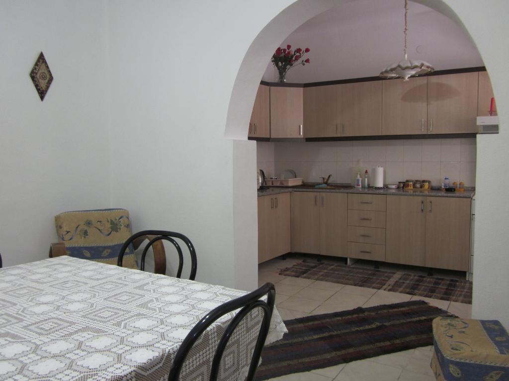 Guest House And Tavern Leo ซารานเดอ ภายนอก รูปภาพ
