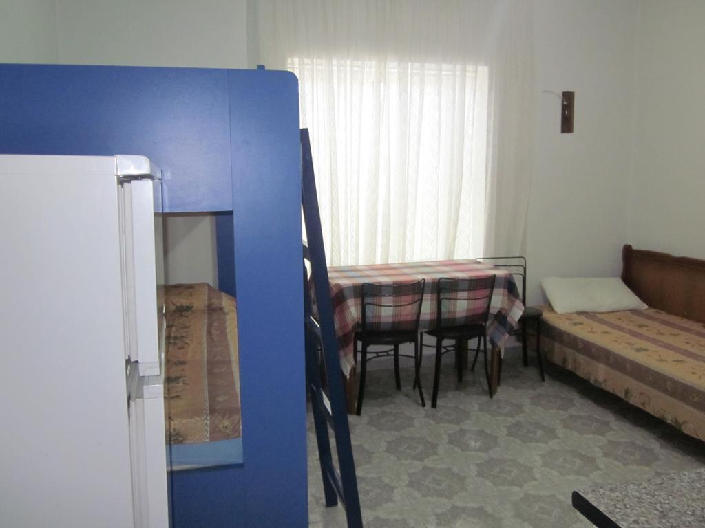 Guest House And Tavern Leo ซารานเดอ ภายนอก รูปภาพ