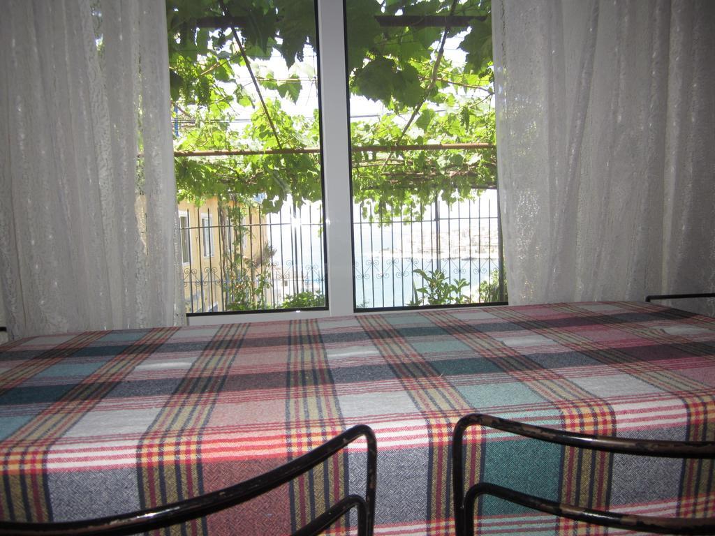 Guest House And Tavern Leo ซารานเดอ ภายนอก รูปภาพ