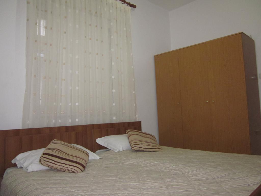 Guest House And Tavern Leo ซารานเดอ ภายนอก รูปภาพ